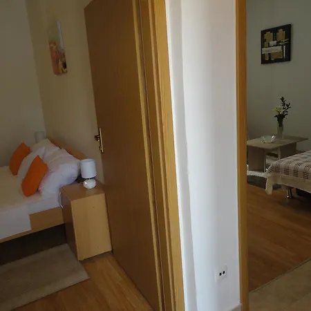 Comfortable Basa Split